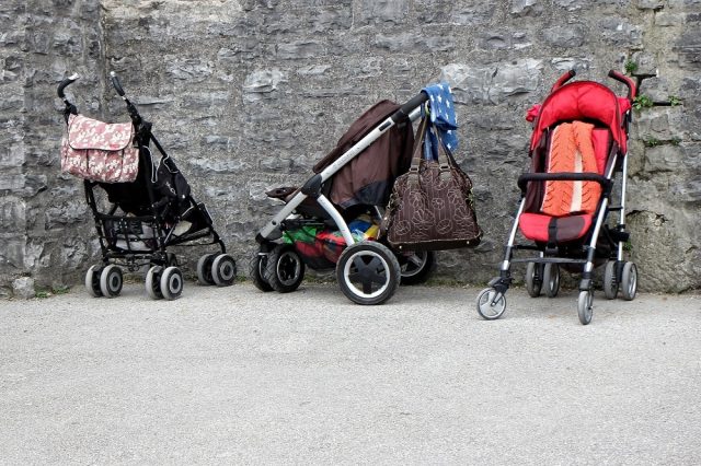 Conseils de sécurité sur les poussettes pour enfants