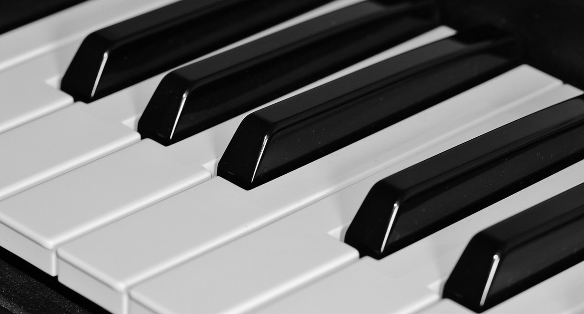 Clés de piano noir et blanc, partie d'un piano