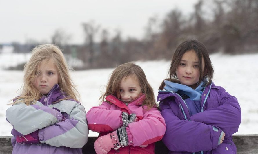 Refus du manteau en hiver : ce que votre enfant essaie de vous dire